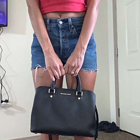 The perfect Michael Kors bag. - Picture 3 of 4